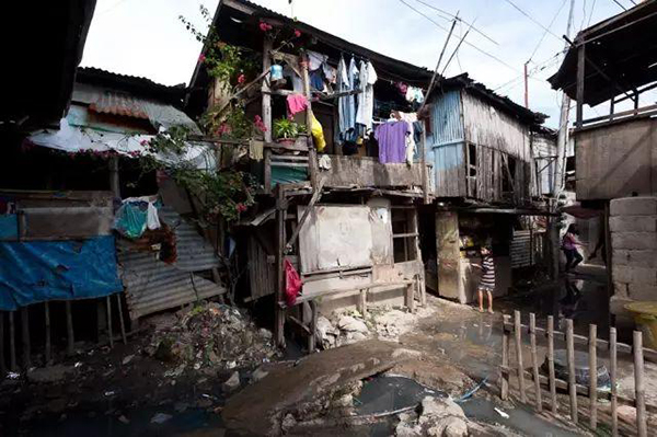 不用電的神奇照明裝置，讓陽光灑滿每一處黑暗的空間