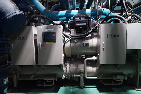 磁懸浮變頻離心冷水機(jī)組在工廠的應(yīng)用